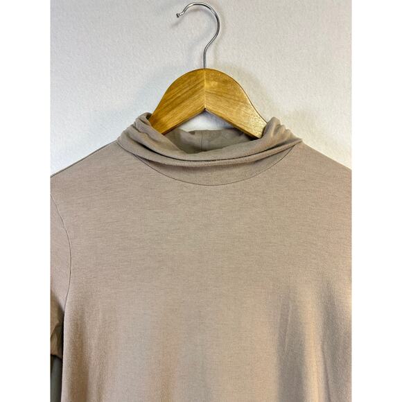 Woman's Splendor Lightweight Tan Turtleneck - Size M Layering Piece - Picture 3 of 10